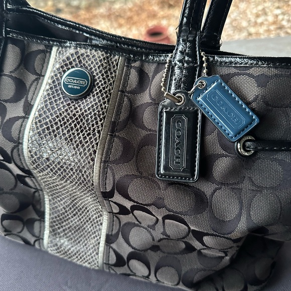 Coach Bag/ Purse - Picture 2 of 7